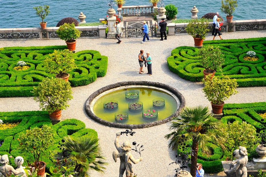 One of the highlights of Lake Maggiore are the Isole Borromee