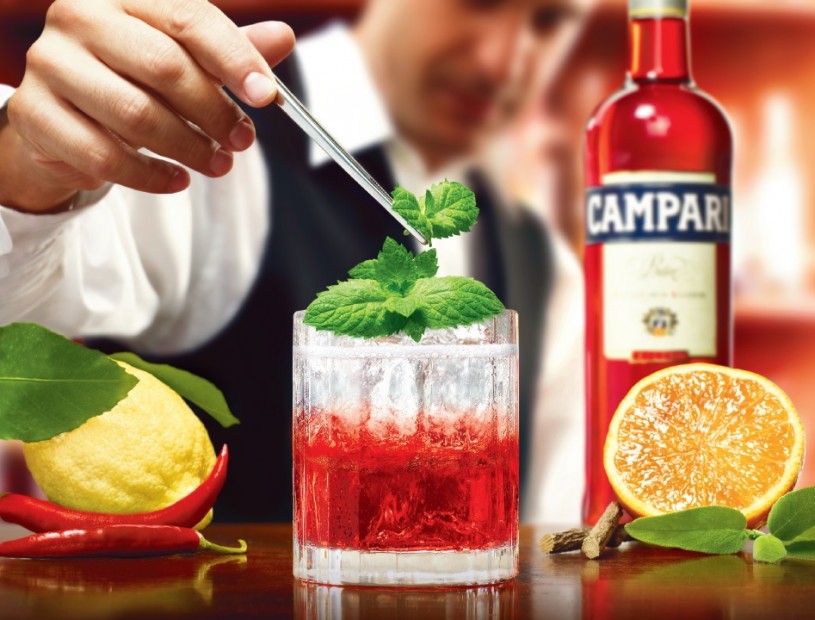 2015 Milan Expo welcomes visitors with Campari aperitivo