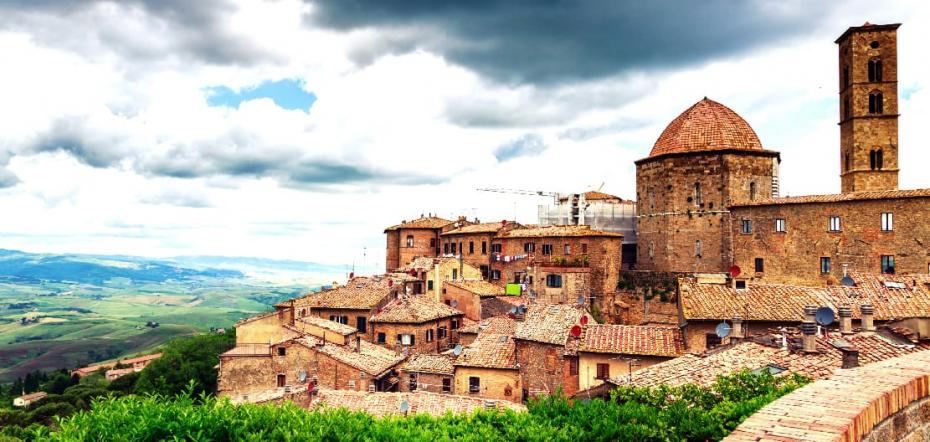 Ancient center of village Volterra, Tuscany, Italy— Photo by kavita