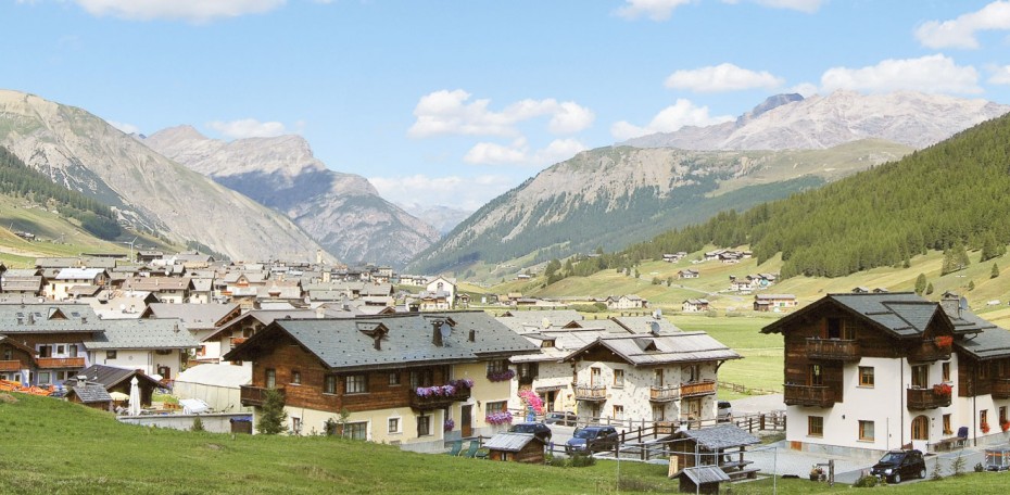 Livigno's duty-free prices for gasoline, alcohol, tobacco and other commodities draw visitors from across Italy, Switzerland and Austria. Photo by paoloardiani