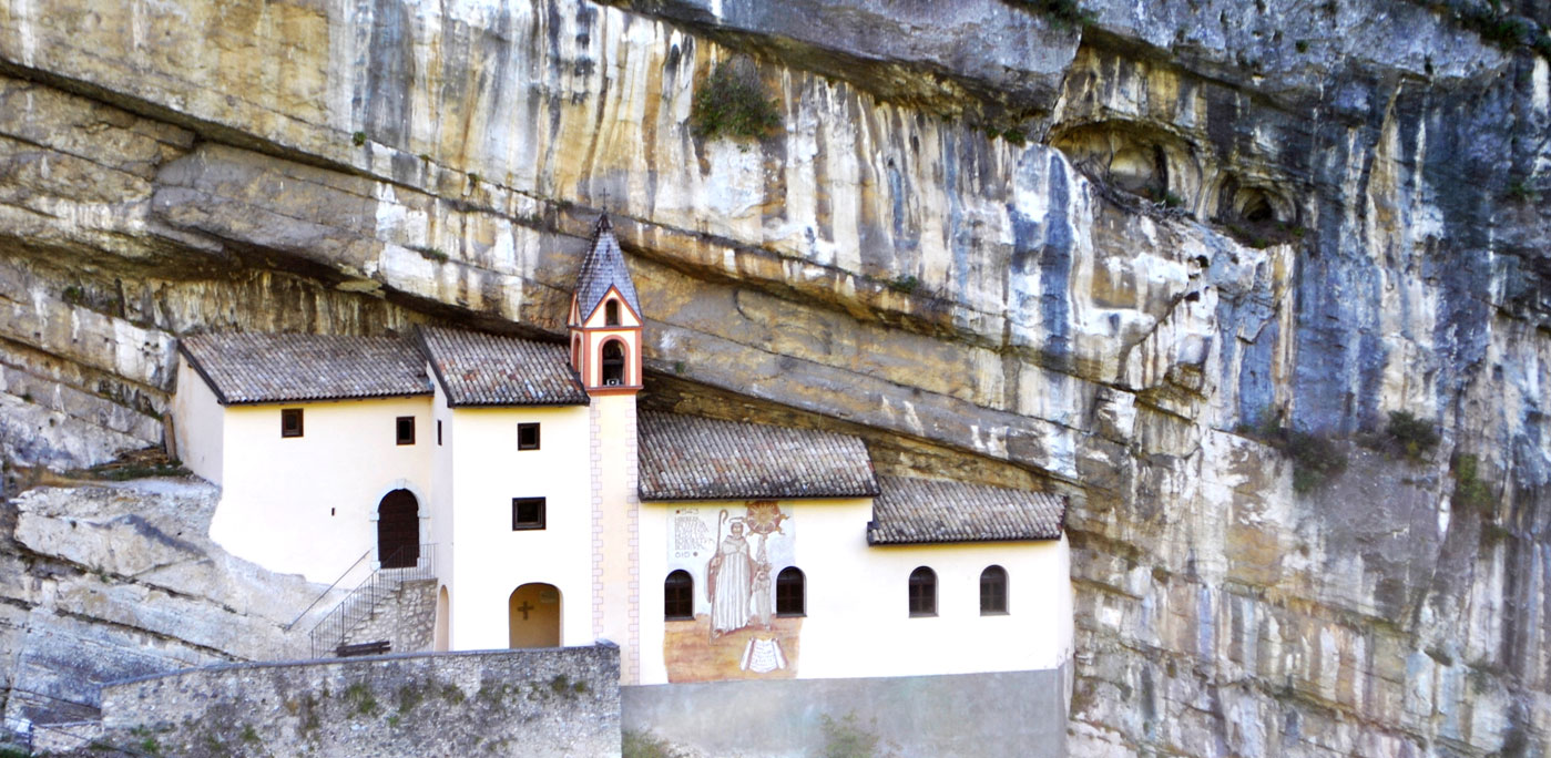 Hermitage of San Colombano, Trambileno. Photo by freeteo