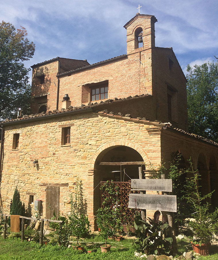 Half church _ half house - on the cammino to Amandola