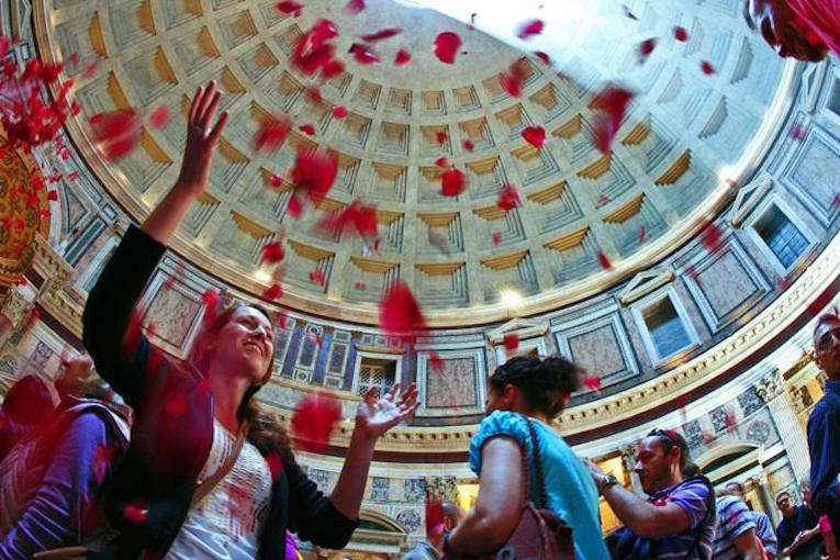 Rose Festival at the Pantheon