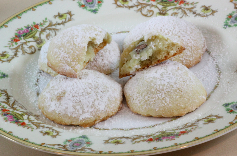 Ravioli filled with Almond Paste