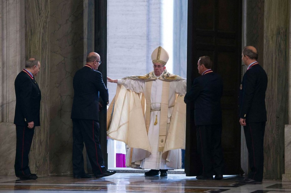 Pope Francis Opens Holy Door for the Start of the Jubilee of Mercy