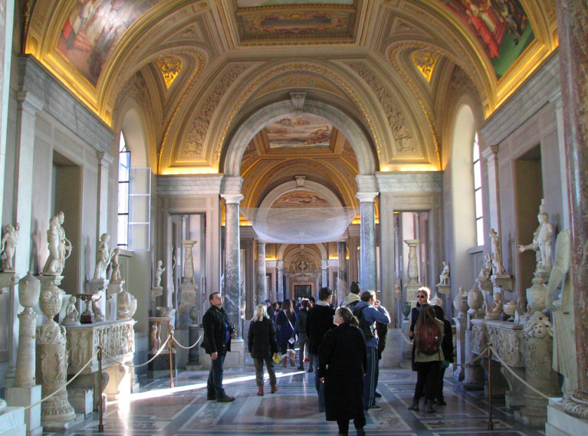 Vatican's Gallery of the Candelabra Back to Its Beauty