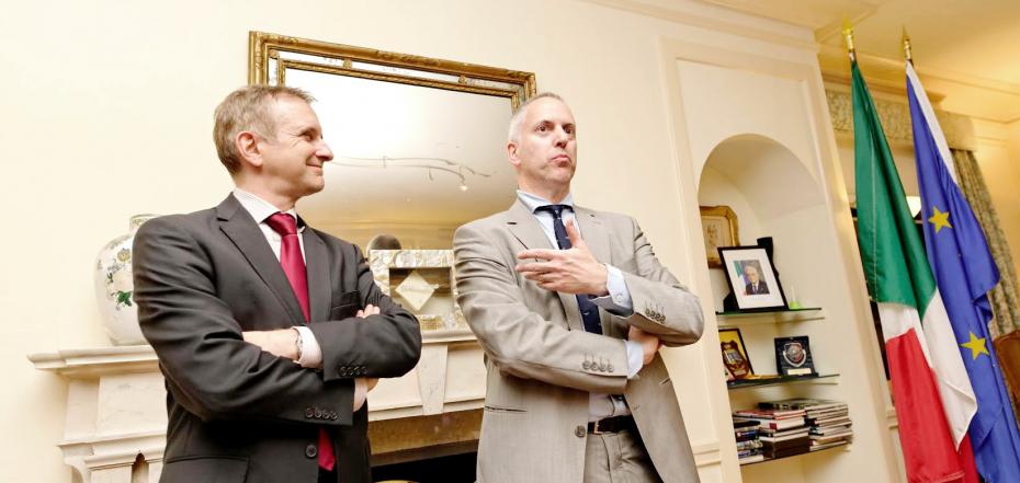 From the left, Consul General Mauro Battocchi and Mayor Marco Doria. DAVIDE PAMBIANCHI / IL SECOLO XIX