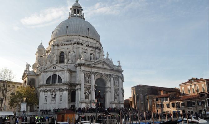 Venezia, festa della Salute, 4 secoli, candele, tradizioni, cultura italiana, tradizione italiana