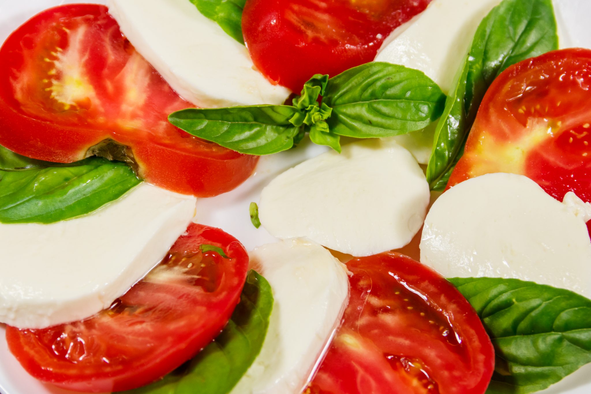 Insalata caprese, the tastiest tricolore | L'Italo-Americano – Italian ...