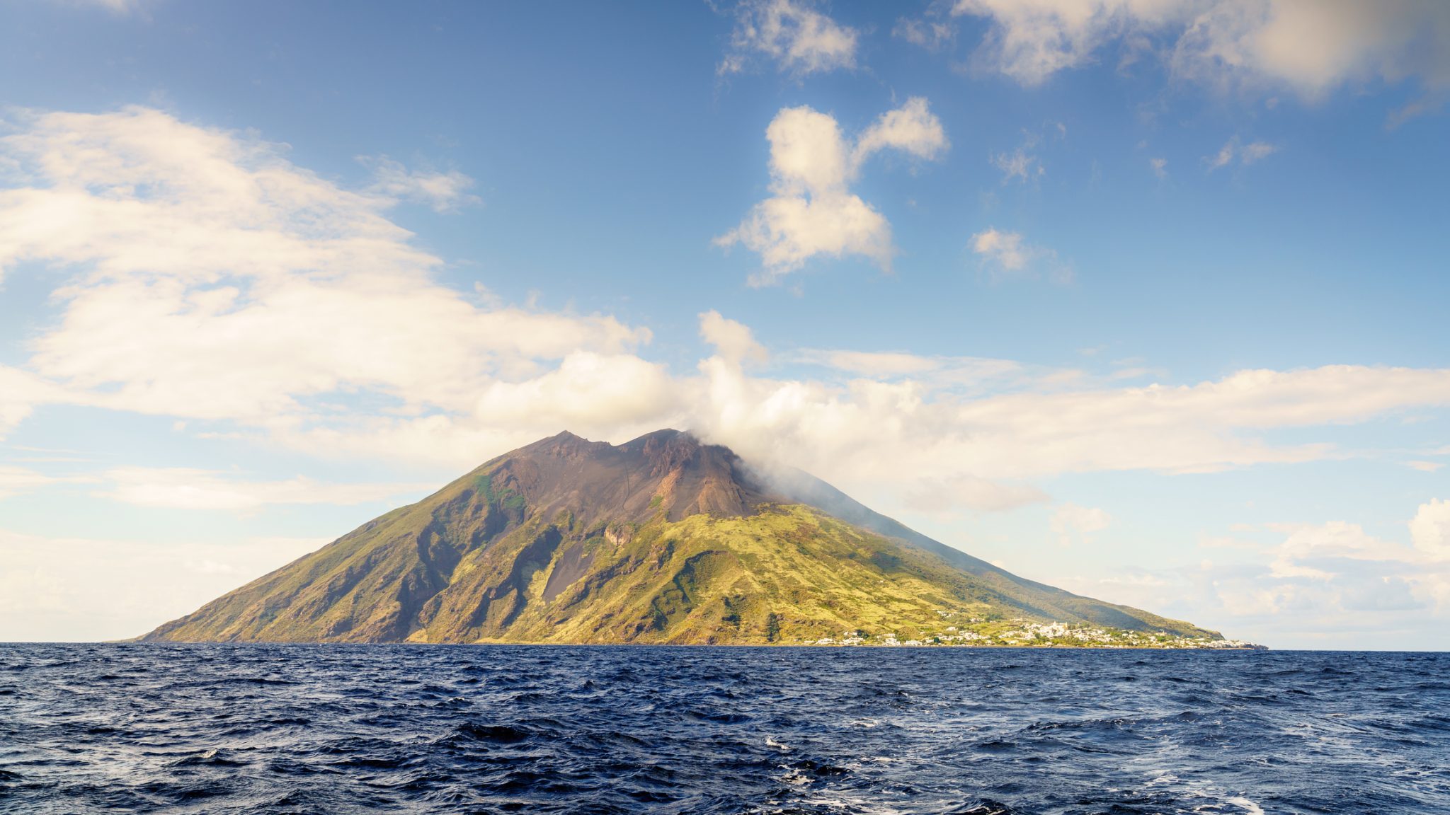 An island of beauty and danger: Stromboli | L'Italo-Americano – Italian ...