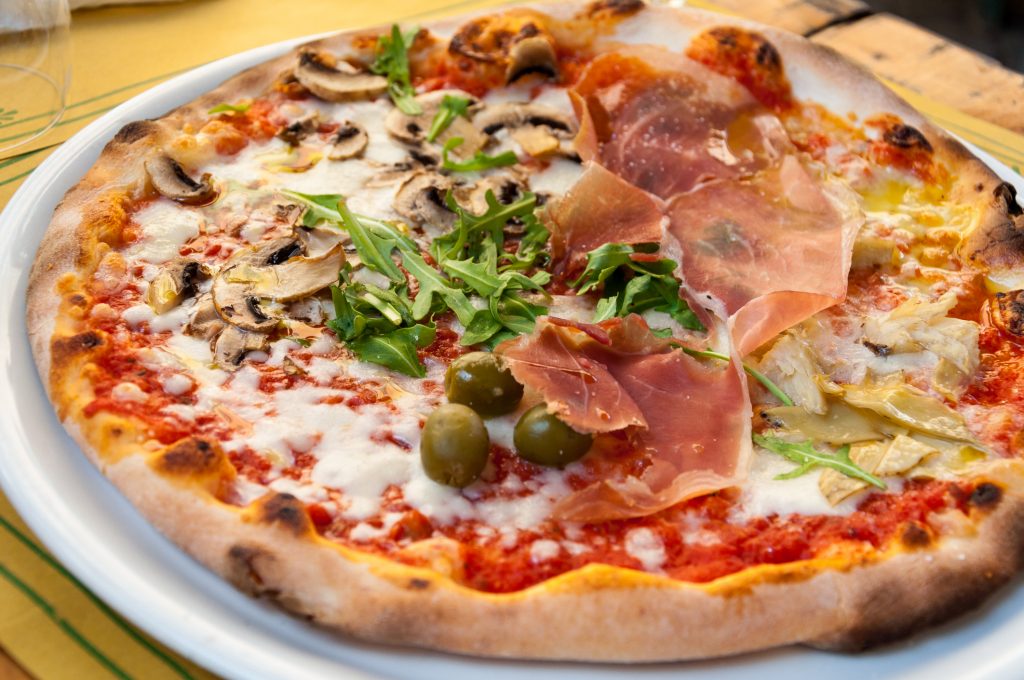 Pizza love: ten curious facts about our favorite dish  L'Italo-Americano –  Italian American bilingual news source