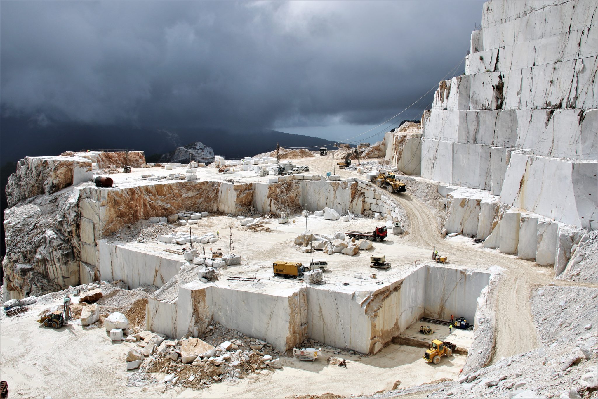 carrara marble quarry visit