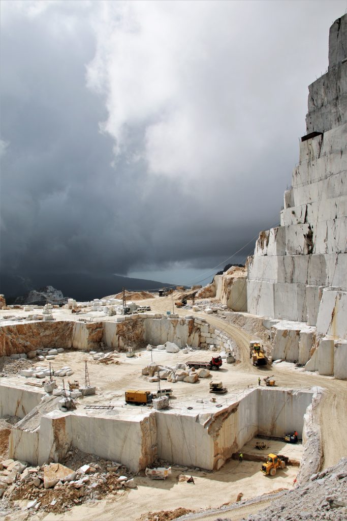carrara italy marble quarries tours