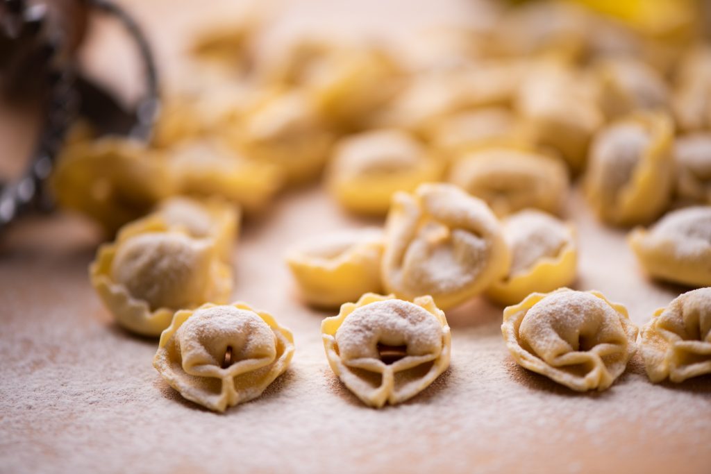 Italian curiosities: tortellini, tortelloni, tortelli… what's the  difference?