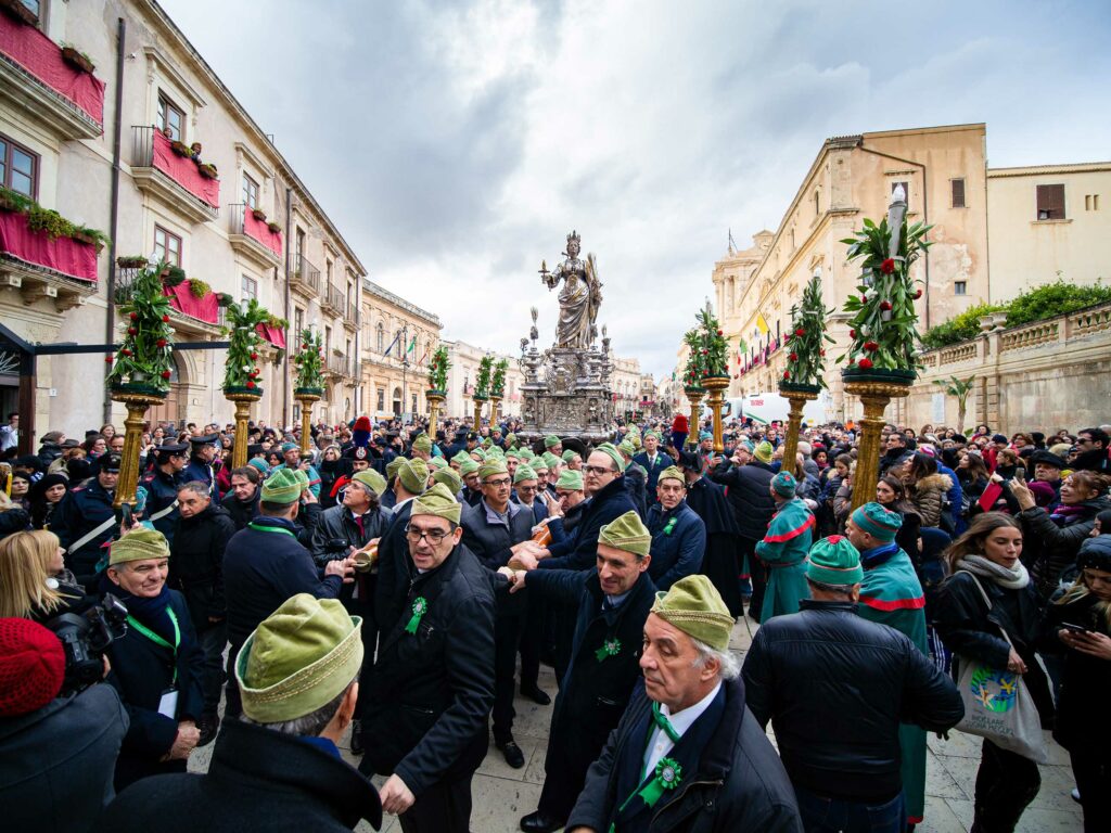 From North to South, Italy celebrates Santa Lucia  L'Italo-Americano –  Italian American bilingual news source