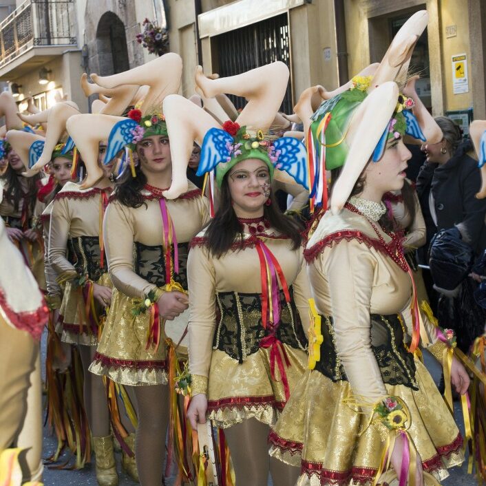 Carnevale a Latina, in piazza pochi carri ma tanto divertimento 